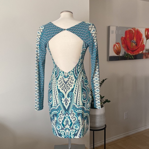 Tigerlily Dress size 4 🏝 - Picture 4 of 6